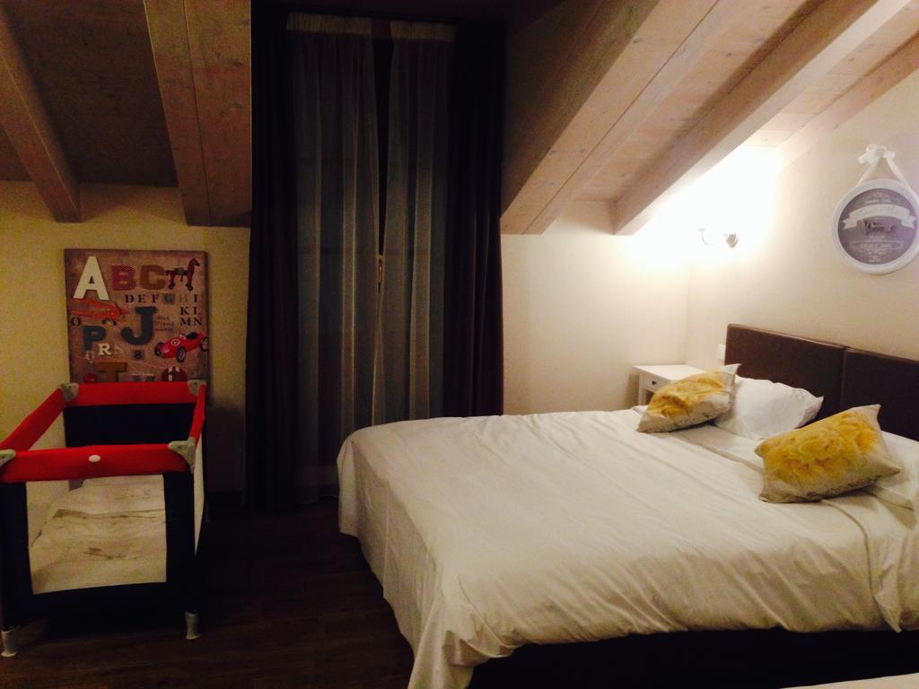 Casa Rosa Bed and Breakfast San Giuliano Milanese Δωμάτιο φωτογραφία